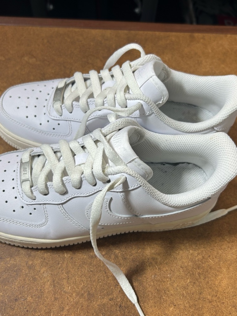 NIKE AF White Low-Top Air Force 1 Sneakers w/Box US 6.5 - Picture 6 of 12